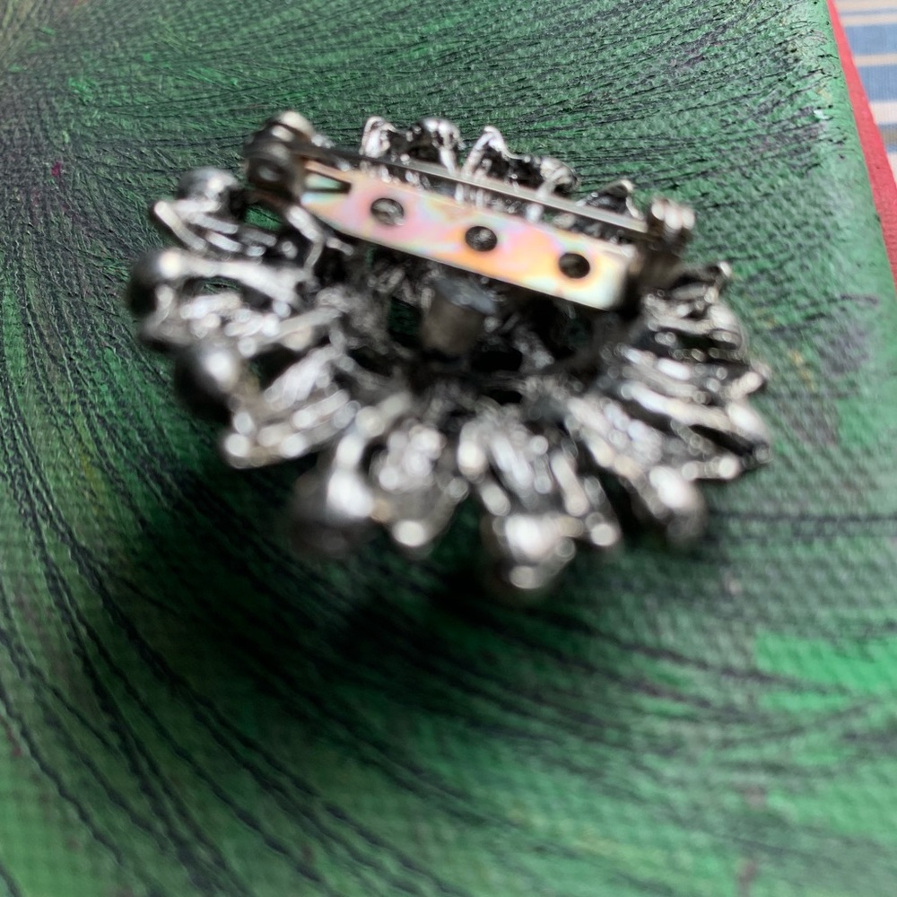 3 brooch bundle - Picture 6 of 8
